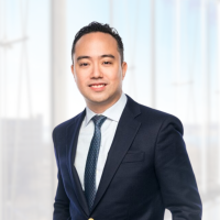 Portrait image of Dr. Justin Ratcliffe